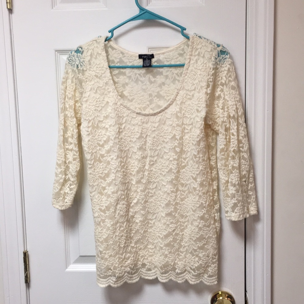Lace 3/4 Length Top